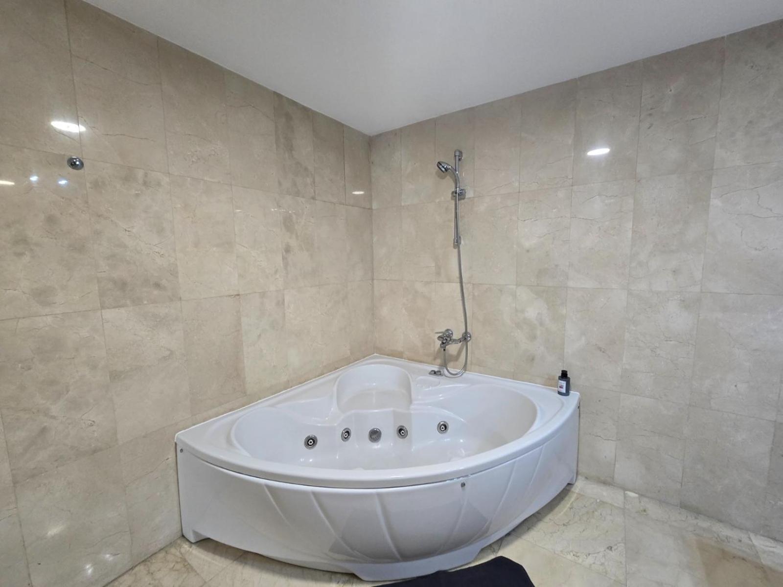 Lima Sol One Bedroom In The Center Of By Namaste Elite Apartment *